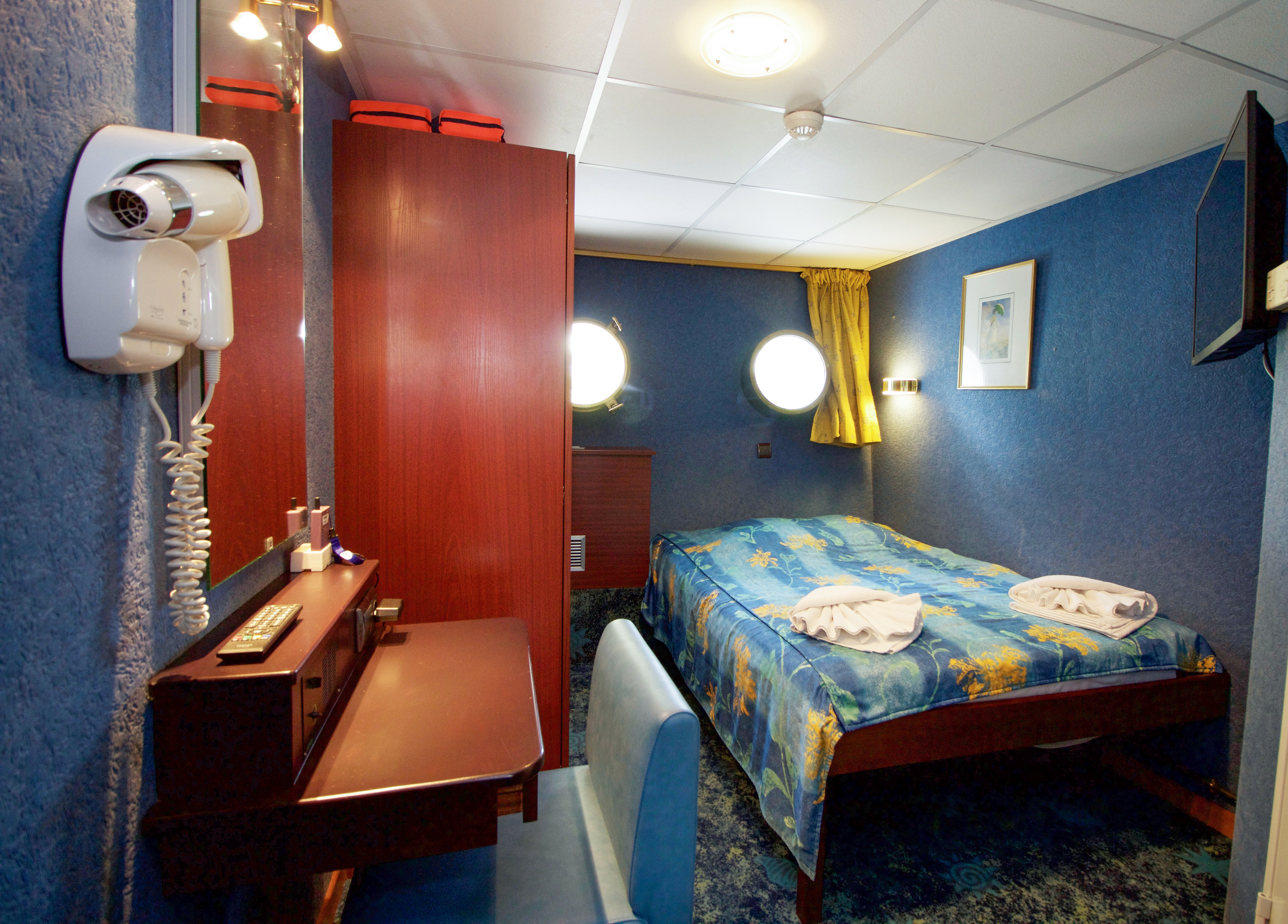 CroisiEurope MS Monet Single Cabin 2.jpg